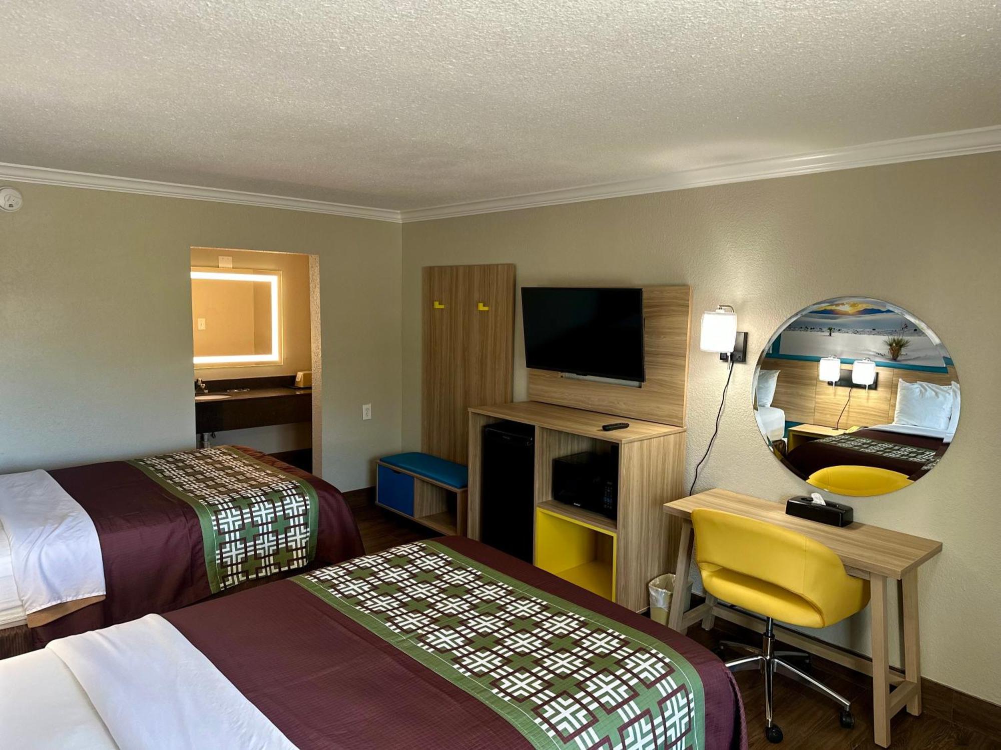 Days Inn By Wyndham Houston East Extérieur photo