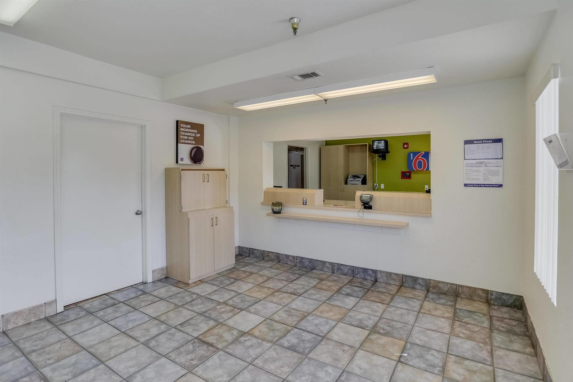 Days Inn By Wyndham Houston East Extérieur photo