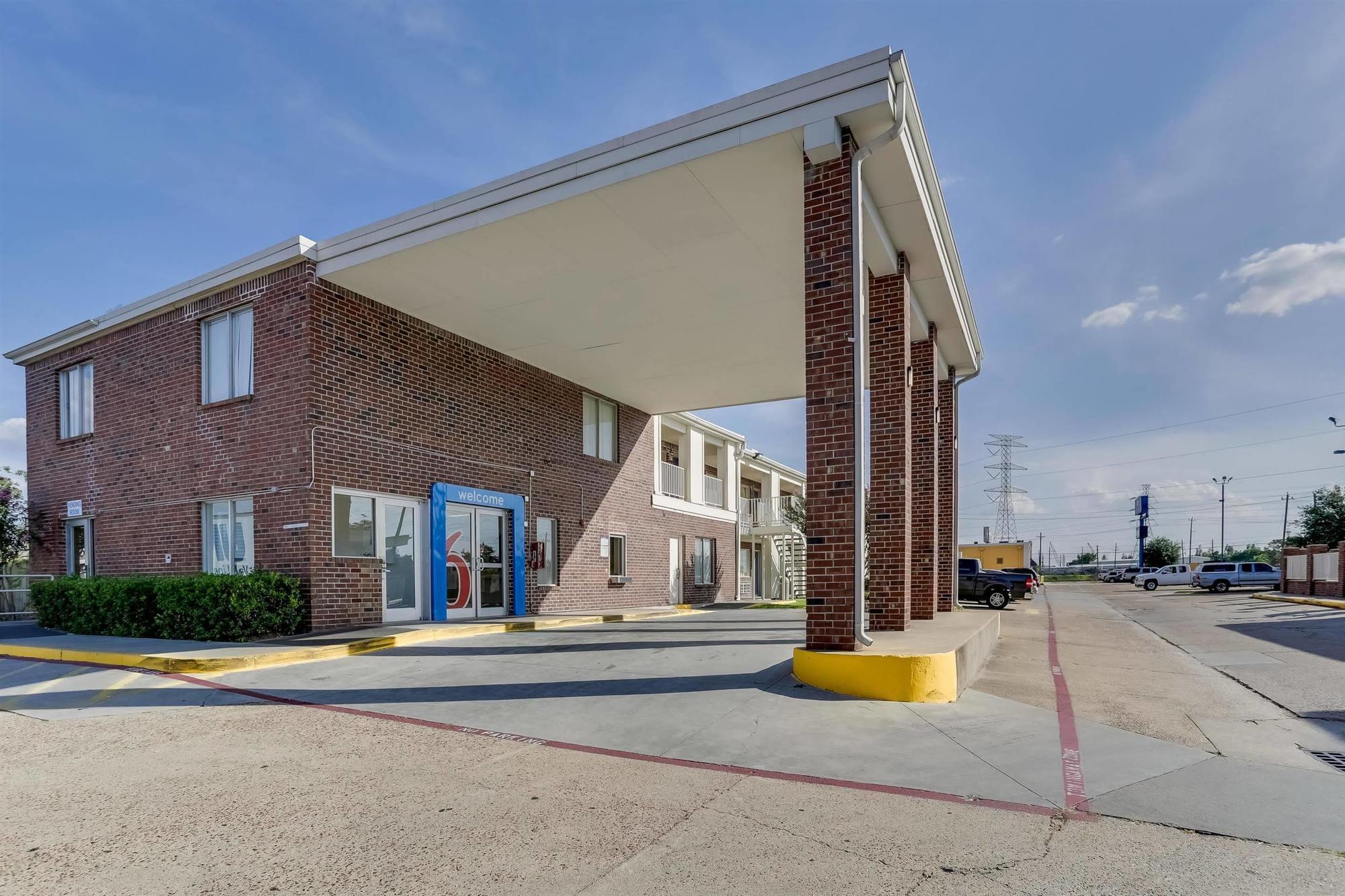 Days Inn By Wyndham Houston East Extérieur photo